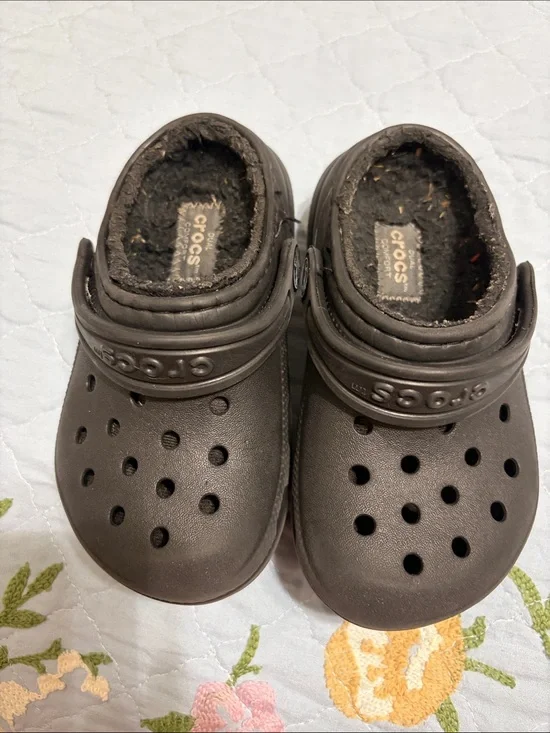 Crocs Kids Toddlers Boys Unisex Crocs PreOwned Size 8C Shows wear Good condition