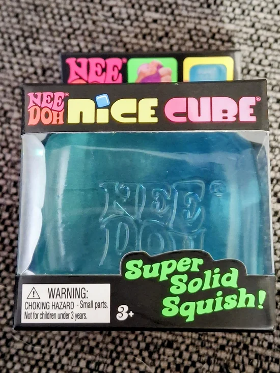 Nice Cube Super Solid Squish - Blue