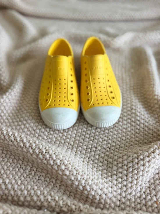 💛 Yellow Native Shoes — C12