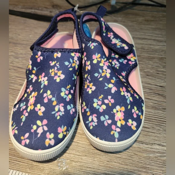 Carters NWT Navy Floral Shoes Salinas Size 10‎ Toddler