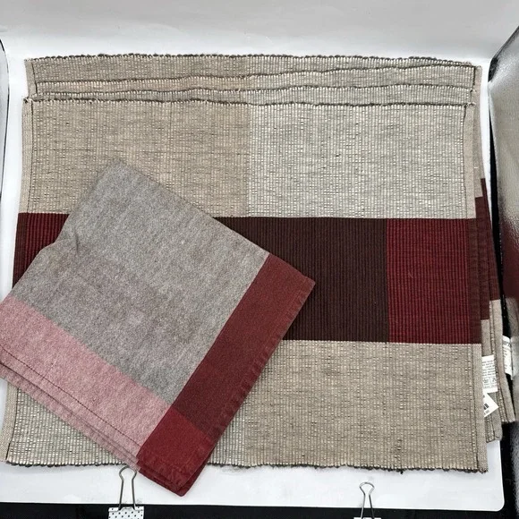 Pier 1 One Imports Set of‎ 4 Placemats and Napkins Red Asian Crackle Color Block