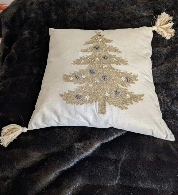 Pier 1 decorative holiday throw pillow gold-beaded Christmas tree corner tassels