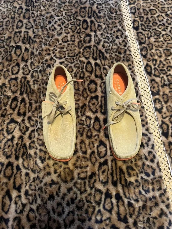 Clarks Kids Light Beige Suede Wallabee Lace Shoes