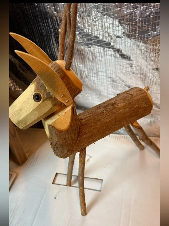 Rustic Wooden Reindeer Festive holiday Decor Removable Head