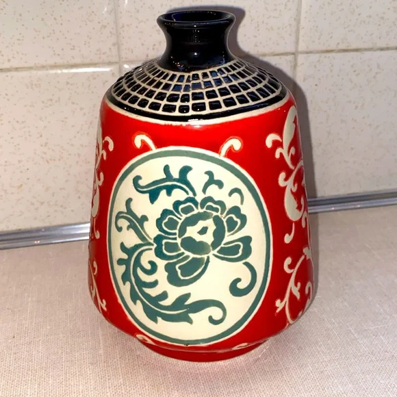 Pier‎ 1 Imports Oriental Boho style Bud Vase red black white