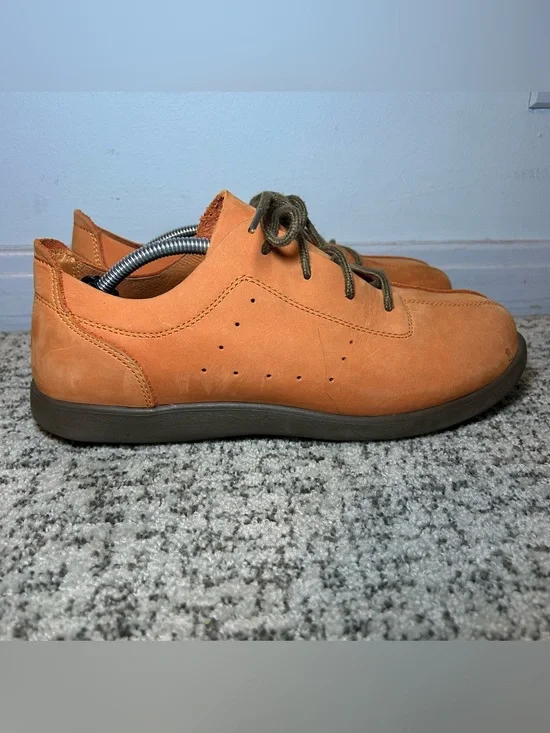 Crocs Burnt Orange Suede Casual Oxford Lace-Up Walking Shoes Size 9 Men’s