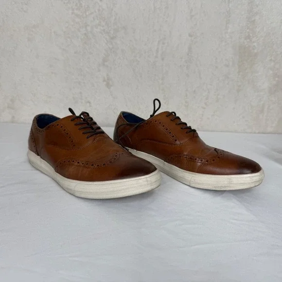 Kenneth Cole Reaction Reem Lace Up Brown Leather Wingtip Sneaker Mens 9.5 Cognac