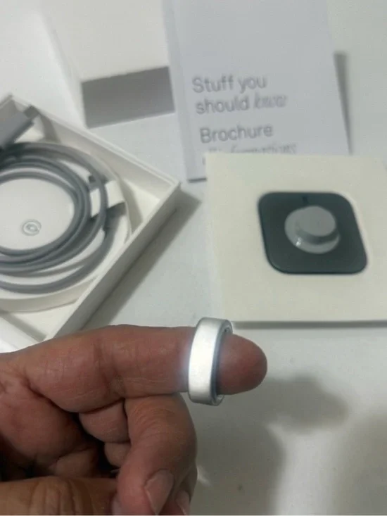 Smart ring, Oura Ring Generation 4, Size 7, silver brunch color New in the box