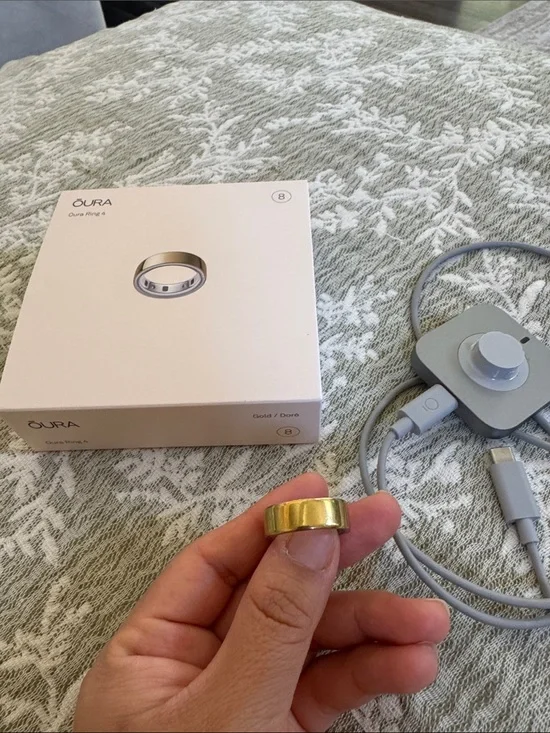 Oura Ring 4 Gold Size 8