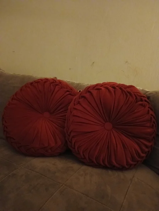 2x Round Red Decorative Pillow Pair - Elegant Pleated Design 18
