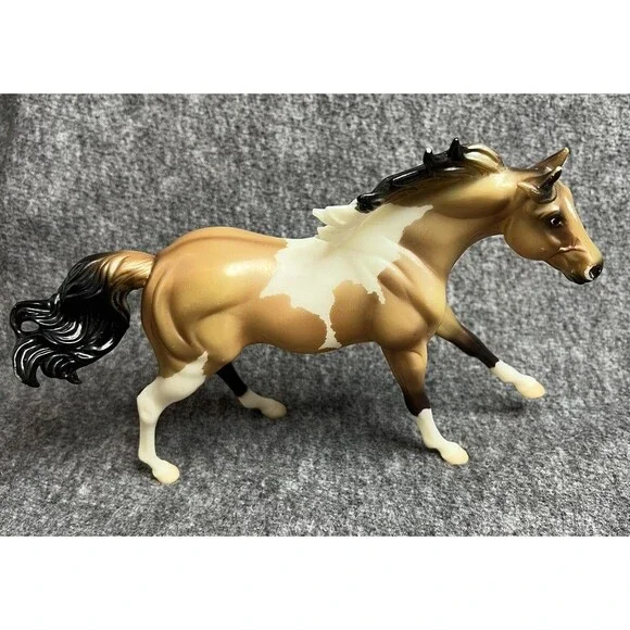 Breyer American Quarter Horse Stallion 940 Classics Collection Buckskin Paint