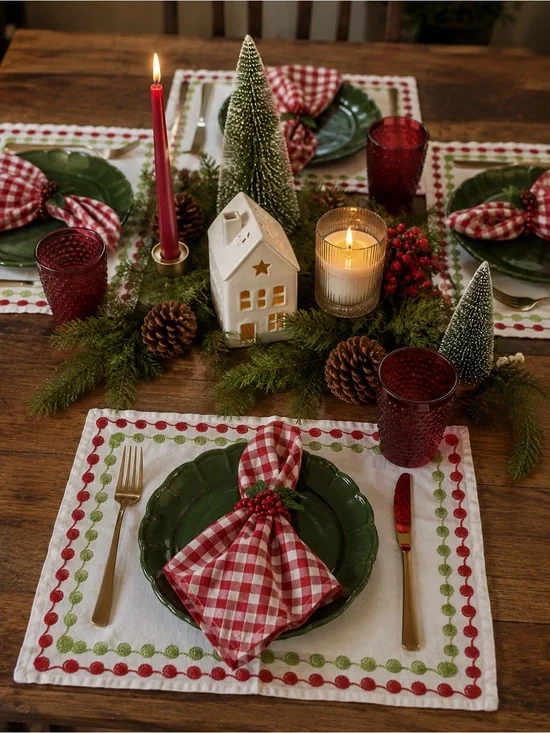 Pier 1 Imports Christmas Embroidered Dot Cloth Dinner Napkins White Set of 5