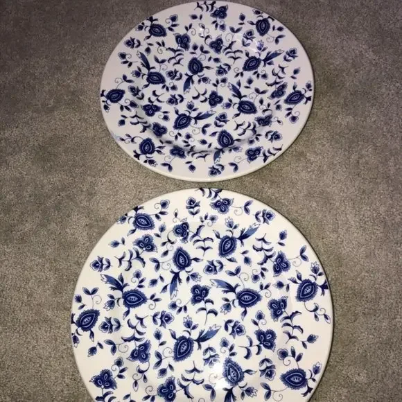 Pier 1 Imports Eliza Earthware Dinner Plate Set‎ (2) blue white