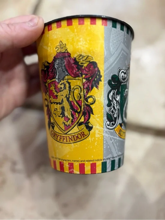 Gryffindor Themed Disposable Party Cup - Yellow Crest Design