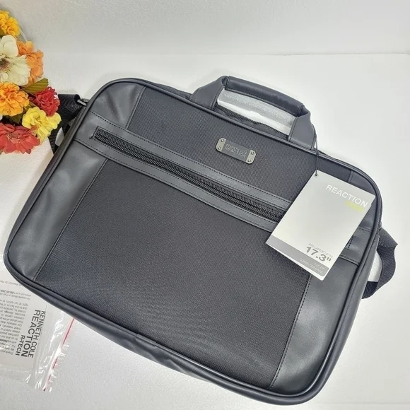 KENNETH COLE REACTION LAPTOP CASE TOP ZIP