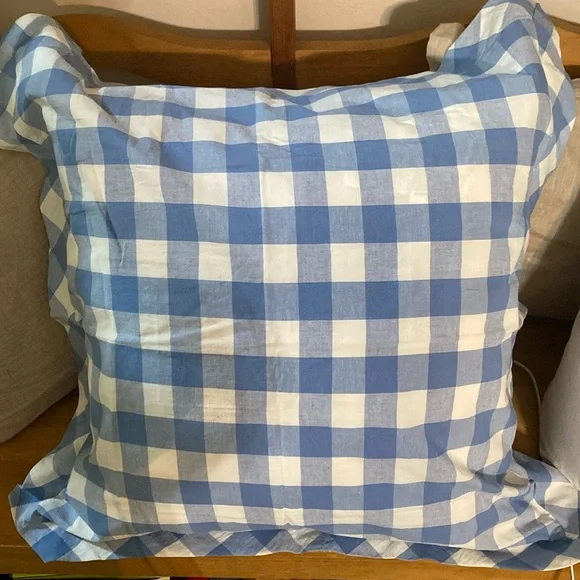 Southern Living Pillow Sham 26x26 in, Blue & White Gingham NEW Made in India