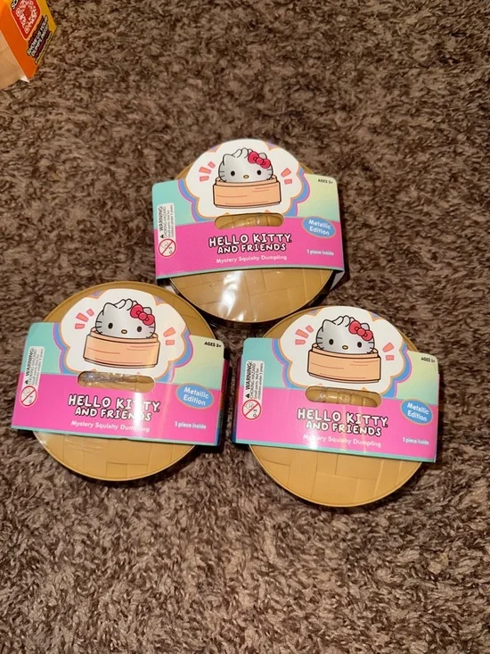 Hello Kitty and Friends Mystery Squishy Dumpling Metallic Edition Set of 3