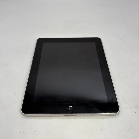 Apple iPad 1st Gen. 64GB, Wi-Fi, 9.7in Silver For Parts Repair Only