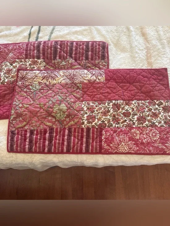 Pottery Barn Red Floral Carolina Patchwork Quilted King Sham Set of 2 36”x20”