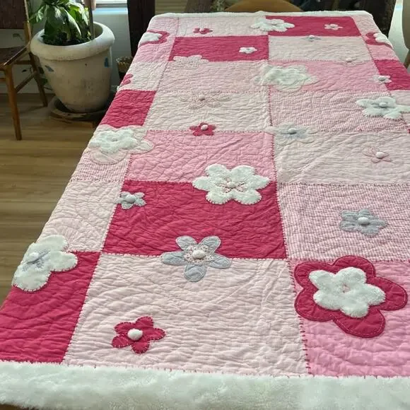 Pottery Barn Kids Quilt Blanket Pink White Flower Patch Fur Trim 86.5