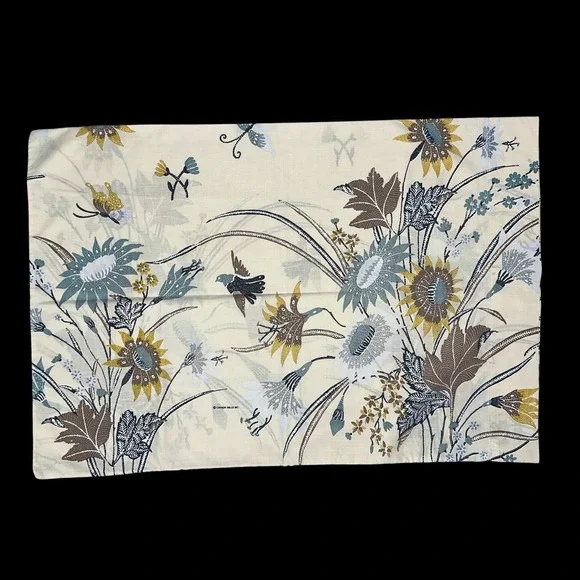 Vintage Royal Family by Cannon Floral Hummingbird Percale Pillowcase Cream 20x30
