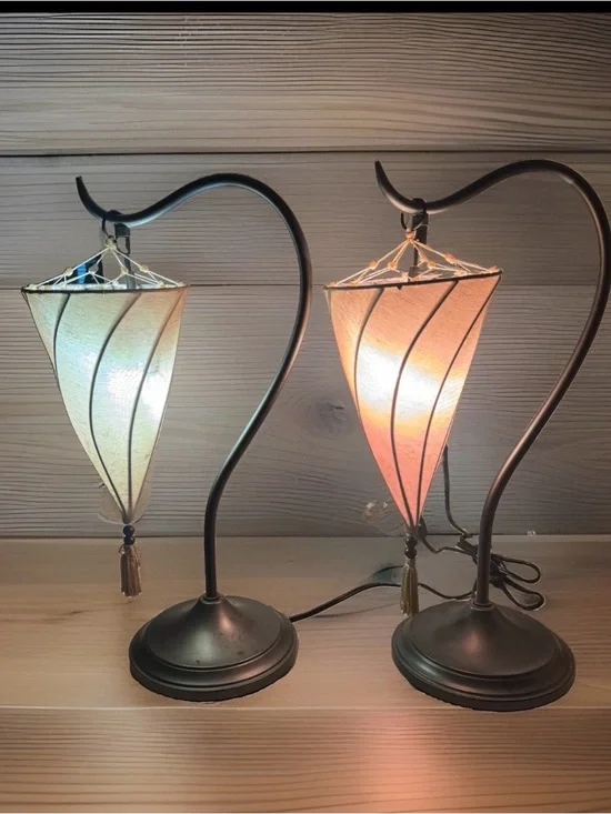 2 VTG Pottery Barn Medina Moroccan Bronze Table Lamps Tan Silk Shades Tassels 18