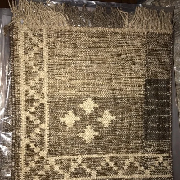 New Pottery Barn 70’s inspired Bennett Flat weave Wool Kilim Mat/ Rug Decor