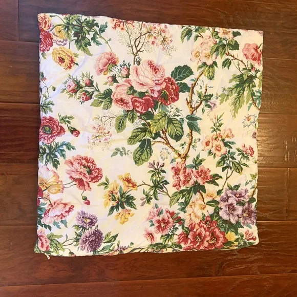 Pottery‎ Barn reversible Quilted Pillow Cover Sham Eloise Garden 25x25