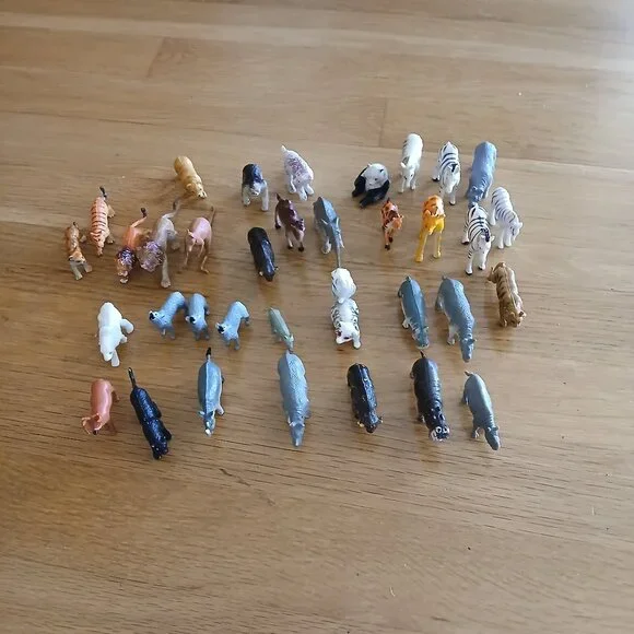Miniature Zoo Animals x 35