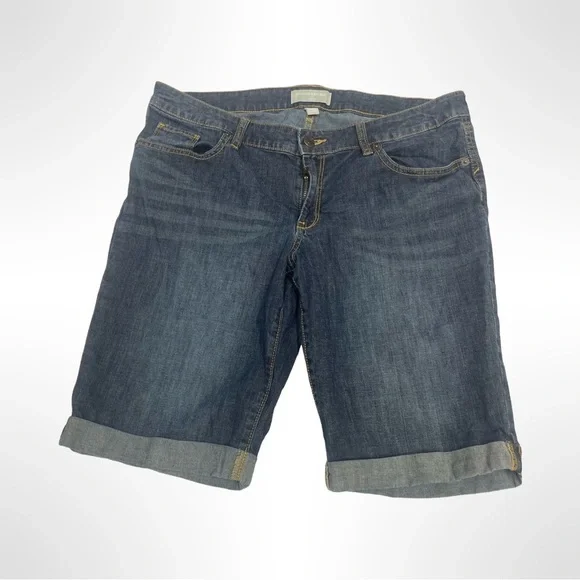 Banana Republic women’s dark‎ wash capris size 12.