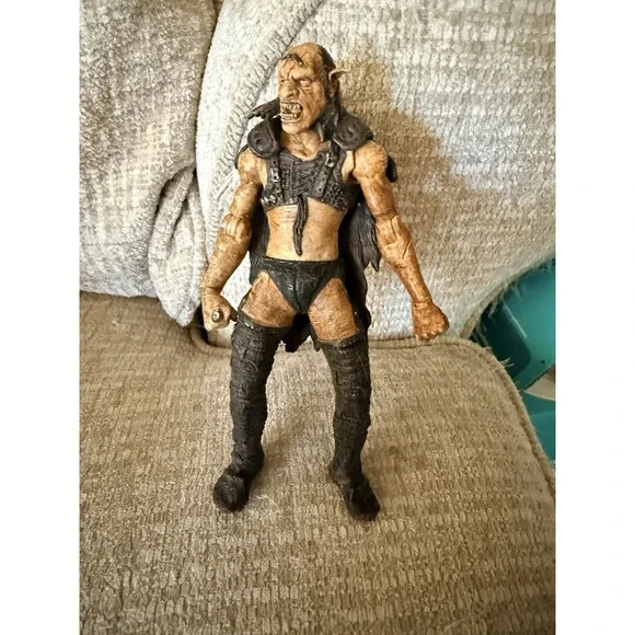 ToyBiz Lord Of The Rings The Two Towers Sharku 2003 Action Figure Loose‎ 7.5