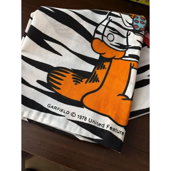 1978 vintage Garfield pillow case queen size