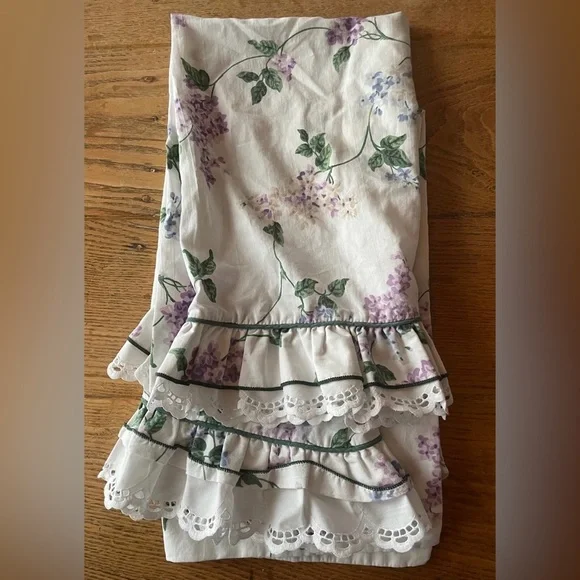 Set of 2 Vintage Waverly Lilac Floral Fabric White Eyelet Ruffle Standard Queen