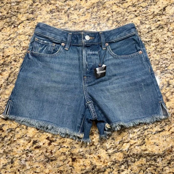 NEW Express Womens Boyfriend Midi Mid Rise Denim Shorts Frayed Hem Blue 0 ws
