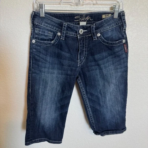 Y2K Western Aesthetic Silver Jeans Suki Bermuda Shorts Size 28 Dark Wash