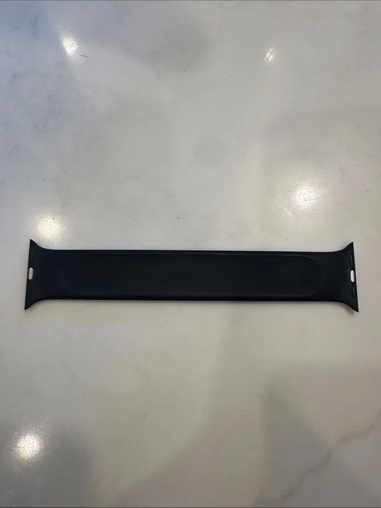 Apple 42 mm Black Solo Loop Band