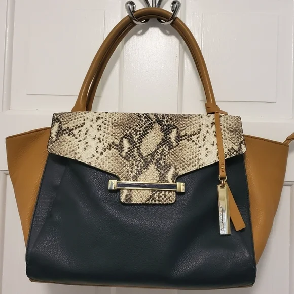 Vince Camuto 