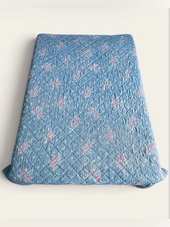 Vintage Reversible Blue Floral Quilt Coverlet 88 x 88