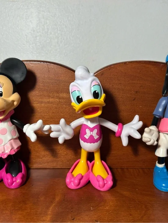 Set of 3 Disney Minnie Daisy & Goofy Plastic Figures 5.25” - 6” tall