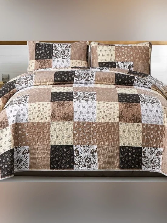 Patchwork Quilt Bedspread in Brown and Cream - Home Bedding