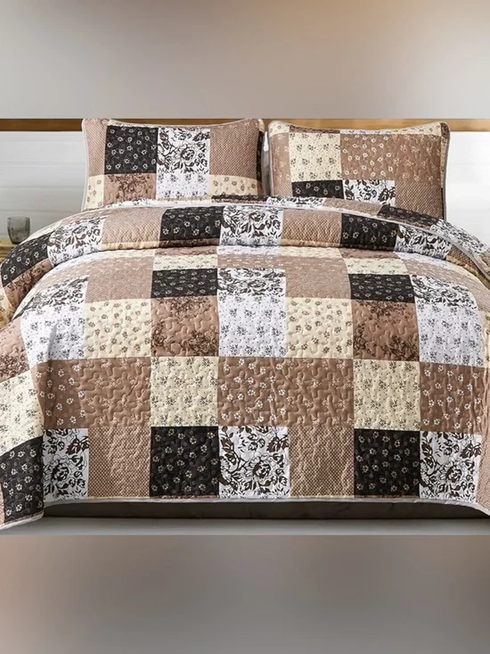 Patchwork Floral Quilt Set in Brown and Cream