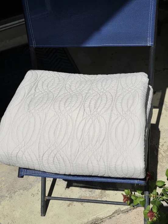 King size Swirl Design Matelasse coverlet Beige 102x87