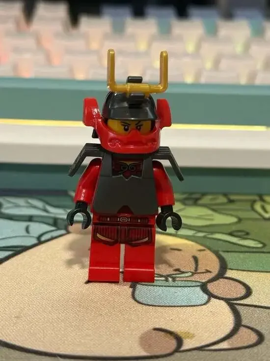 LEGO Samurai X Nya Minifigure Red Armor