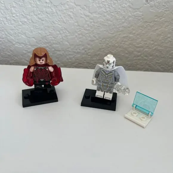 LEGO Marvel Studios Scarlet Witch & White Vision Minifigure Duo 71031