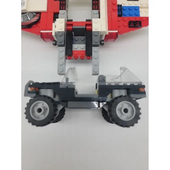 LEGO Marvel Heroes Avenjet Space Mission 76049 Inc & Avengers Jeep Complete!