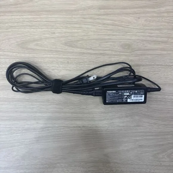 Toshiba 19V 2.37A‎ 45W AC Adapter PA3822U-1ACA Tested And Working