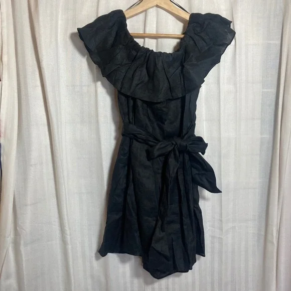 NWT Banana Republic Petite Black Off Shoulder Ruffle Linen Romper S‎ Retail $180