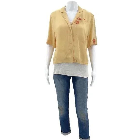 The Handmaids Tale June Osborne Screen Worn Hospital Scene T-Shirt Pants Ep 510