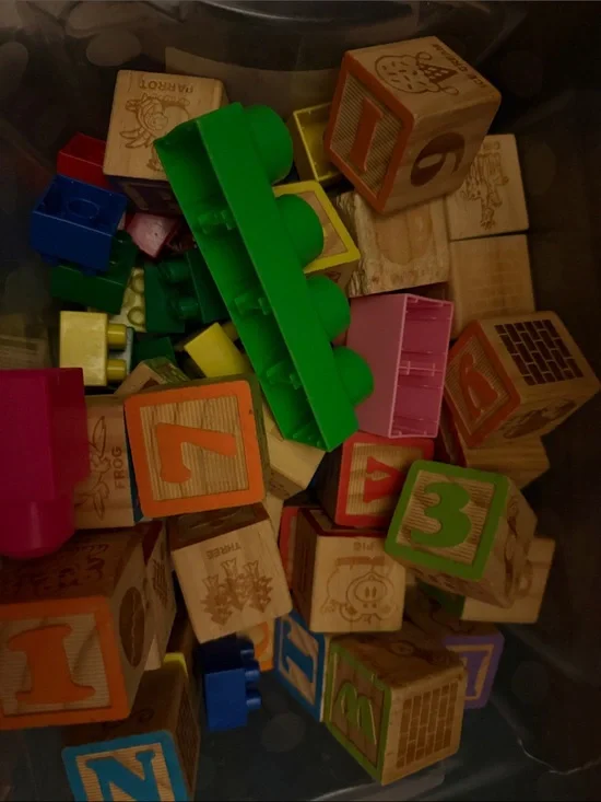 Mixture of vintage building blocks