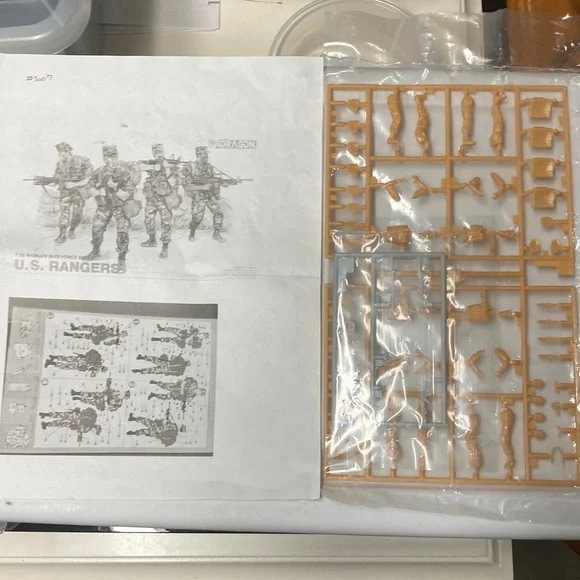 Dragon U.S. Rangers, kit #3004, 1/35 model figure kit, no box, parts sealed